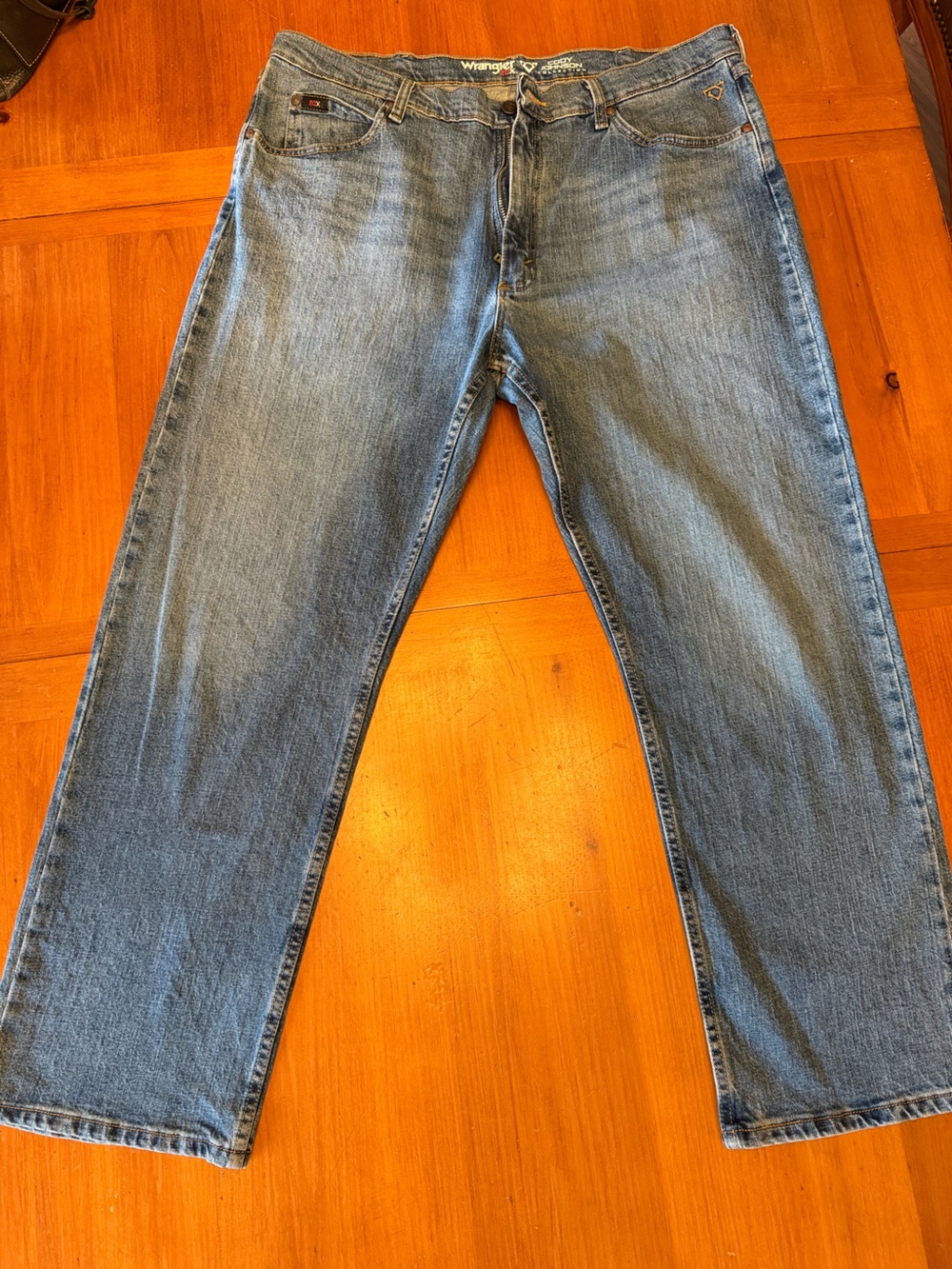 Wrangler Relaxed Fit Jeans in Light Blue Wash Cody Johnson 20x